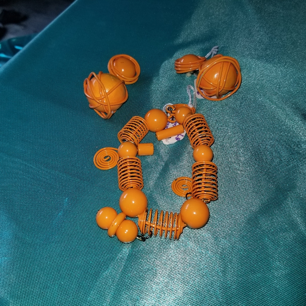 Bracelet and earrings